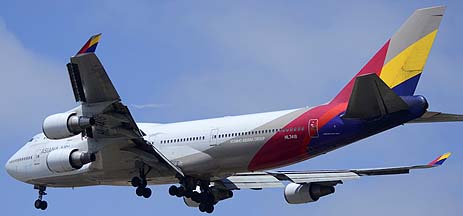 Asiana Airlines Boeing 747-48E HL7418, August 20, 2013